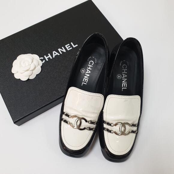 Chanel Black White Patent Leather CC Chain Link Slip On Loafers Sz.37 - Picture 1 of 7